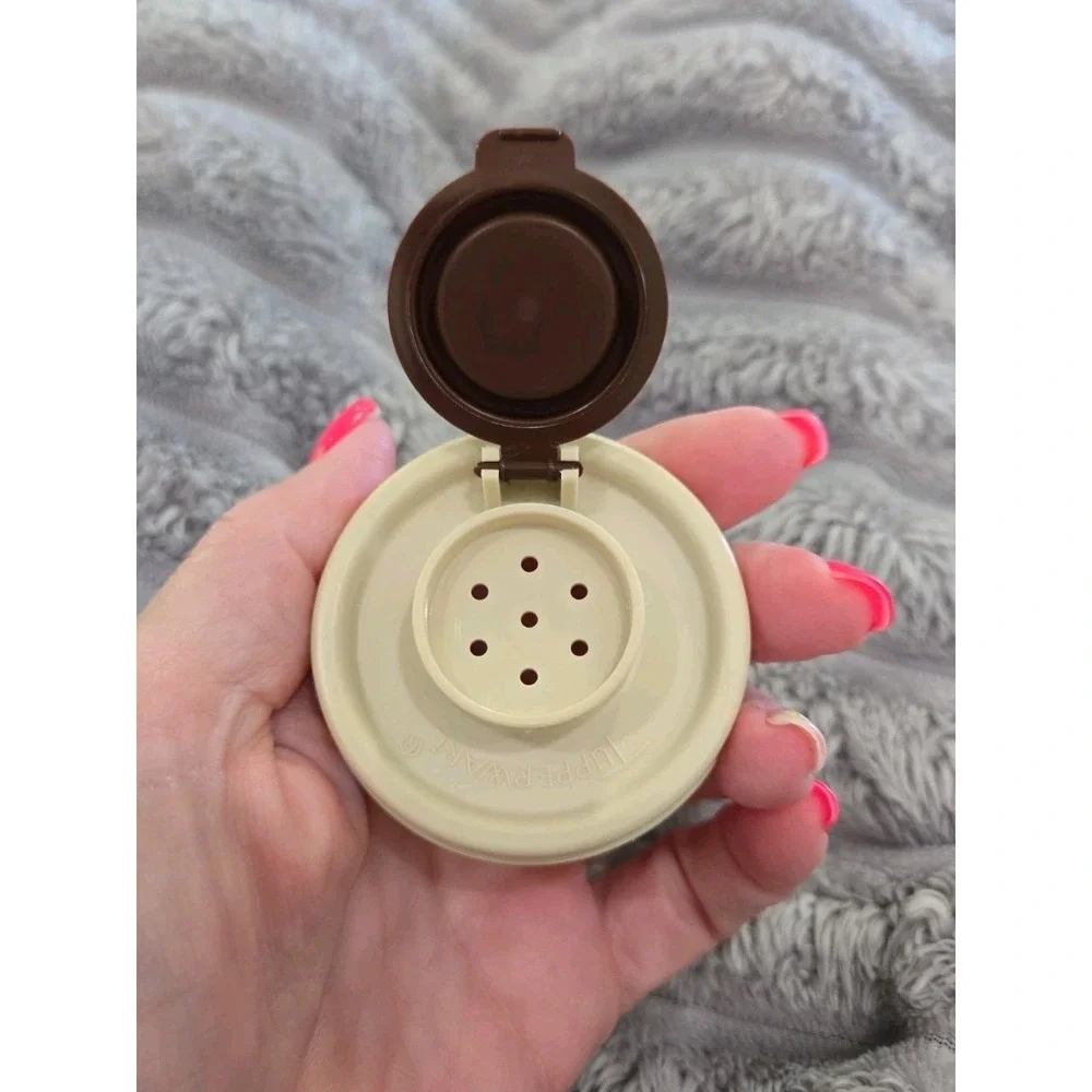 Vintage Tupperware Brown and Tan Flip Top Salt OR Pepper Shaker.  ONLY 1.  EUC!!